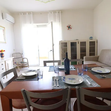 بيت للعطل Casa Rossella In *